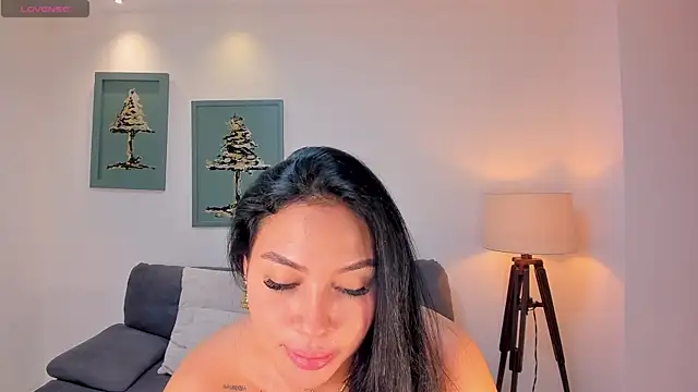 MollyJones_ webcam