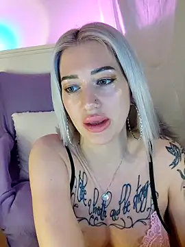Gina-Lumara webcam