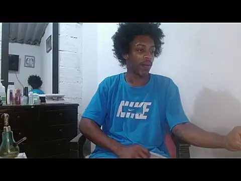 Larry-n-clouds webcam