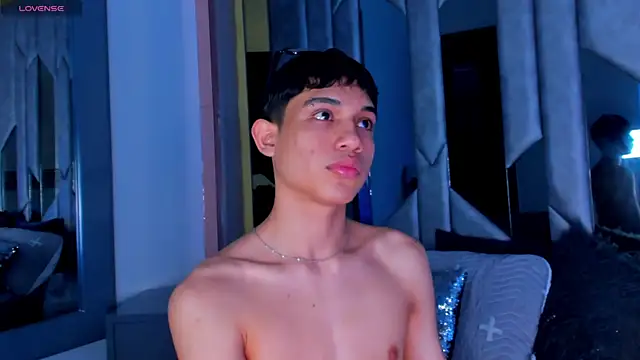 Sebax_Young webcam