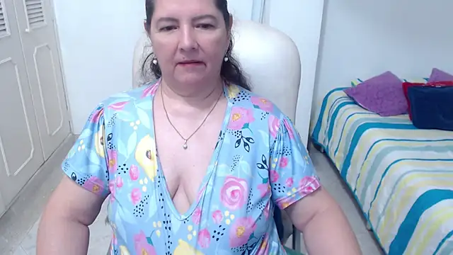 leonela_69 webcam