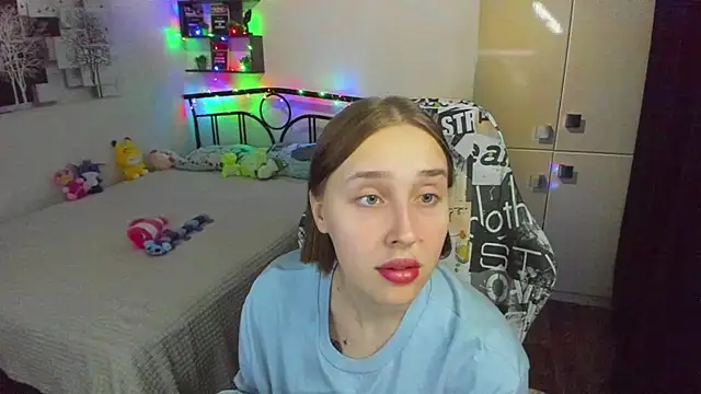 CrazyBitchInLace webcam