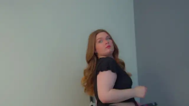 CrystalLyons live sex cam