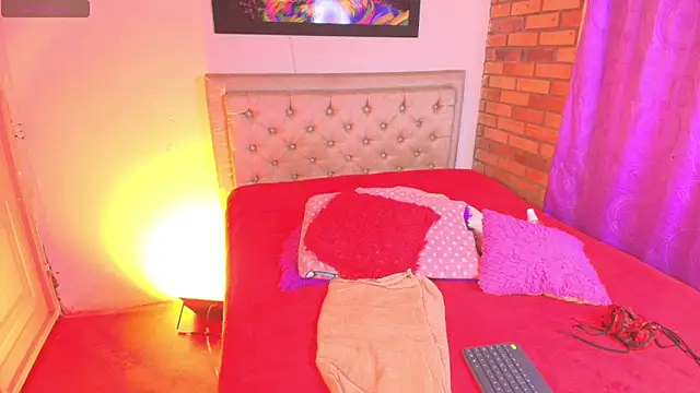 Perla_kpop webcam