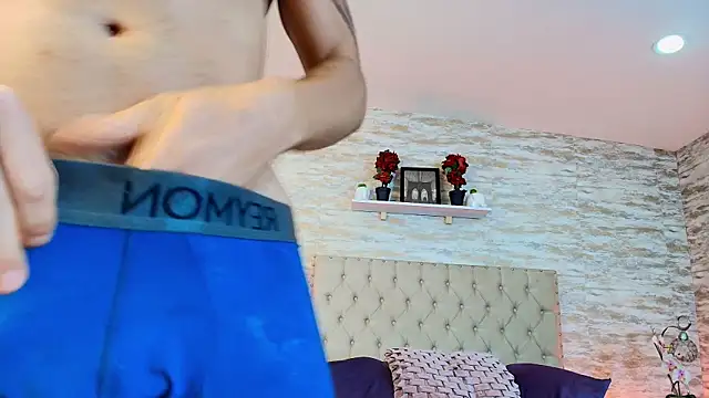 adams_sanz - Adams_Sanz's free webcam - UK Sex Cams