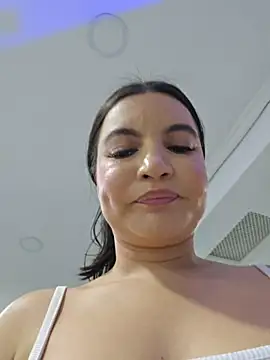 Pretty_Julieta webcam