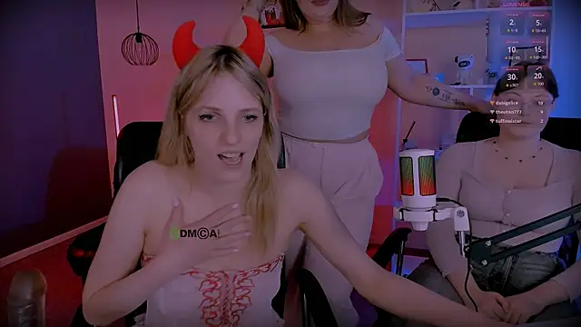 nikole_kitt live sex cam