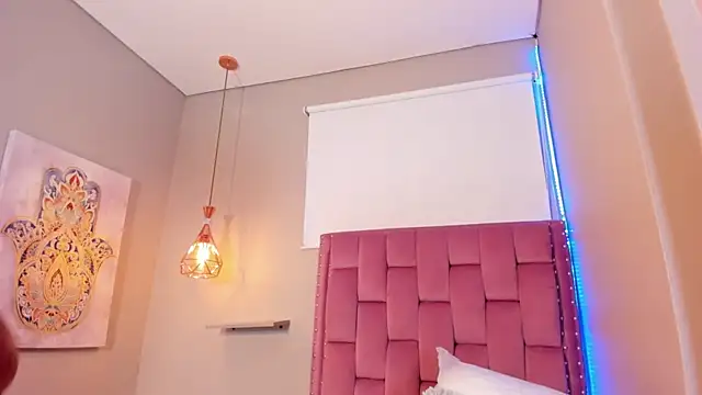 Roxy_Stonee live sex cam