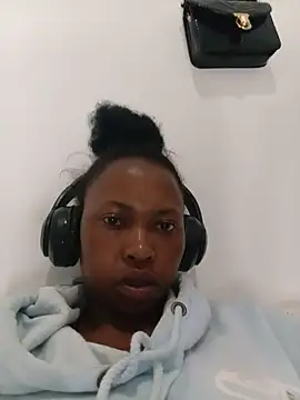 Sweethoneypot25 webcam