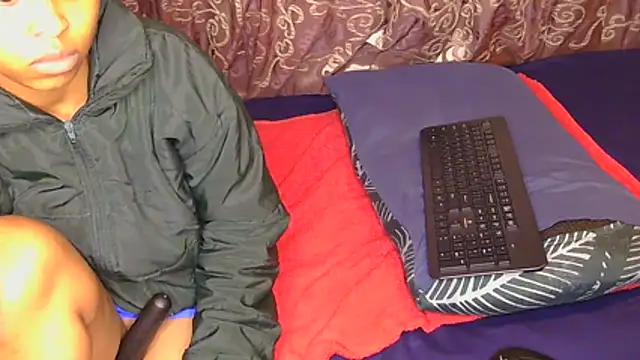Sweethoneyglow webcam