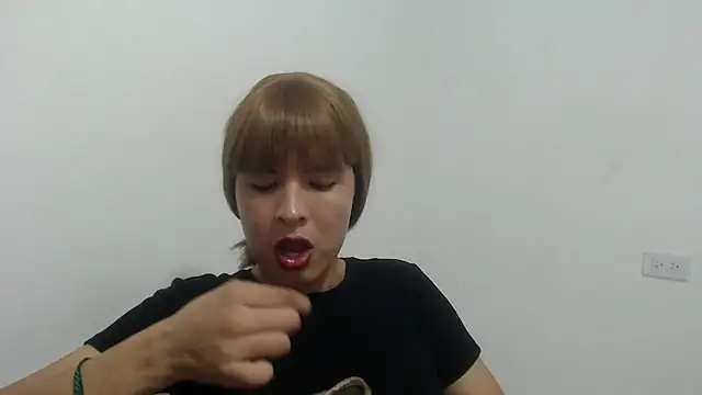 estefania224 webcam