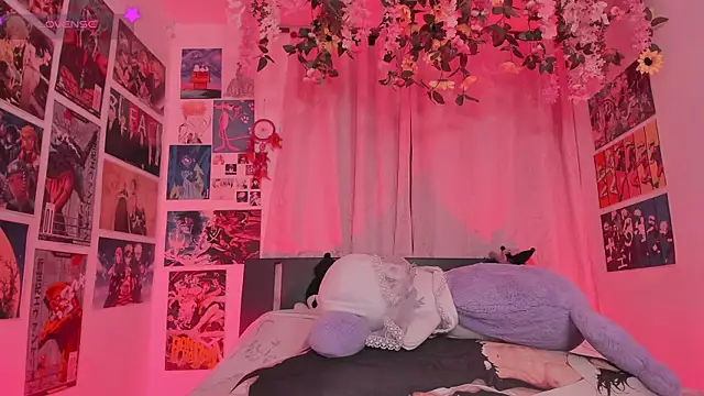 MissCurvyTop webcam