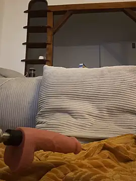 queenlo_xxx Live Webcam on Stripchat