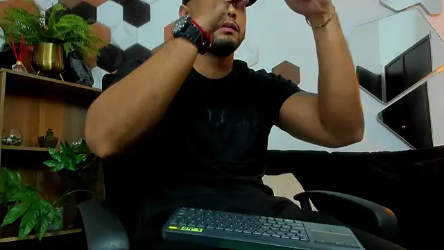CharlieGriffin webcam