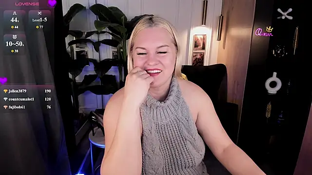 YolandaKiss webcam