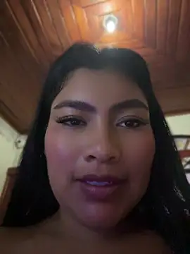 LunaaRosse webcam