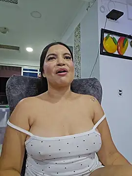 Pretty_Julieta webcam