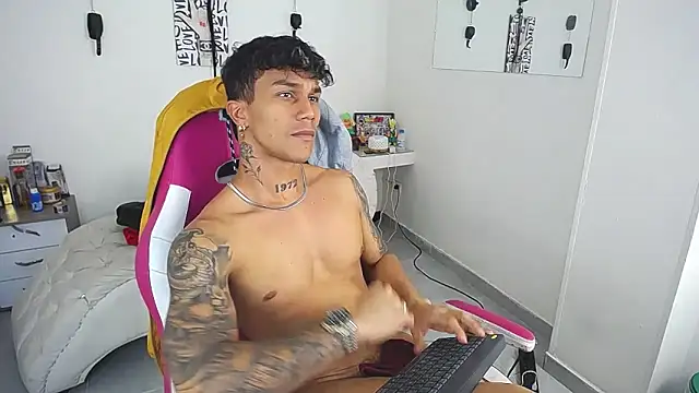 Leonard_Price webcam