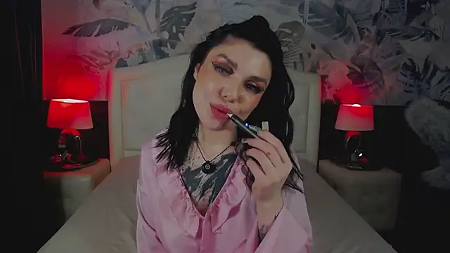 MaeveMoon webcam