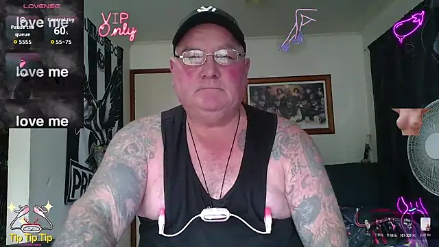 KINKYBLUEYES69 webcam
