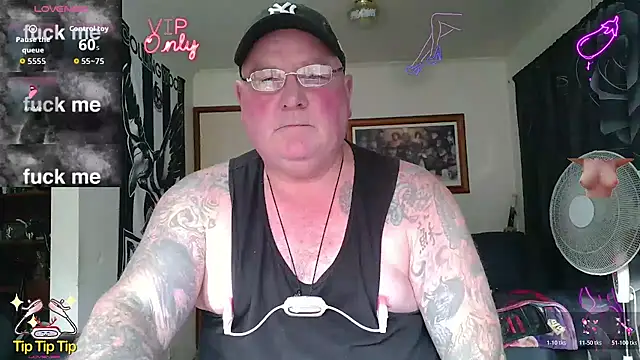 KINKYBLUEYES69 webcam