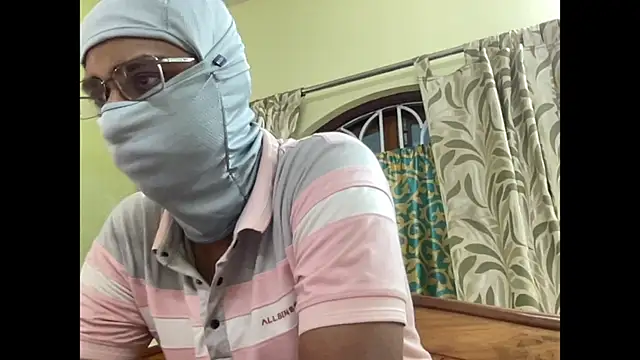 Slave_Aryan webcam