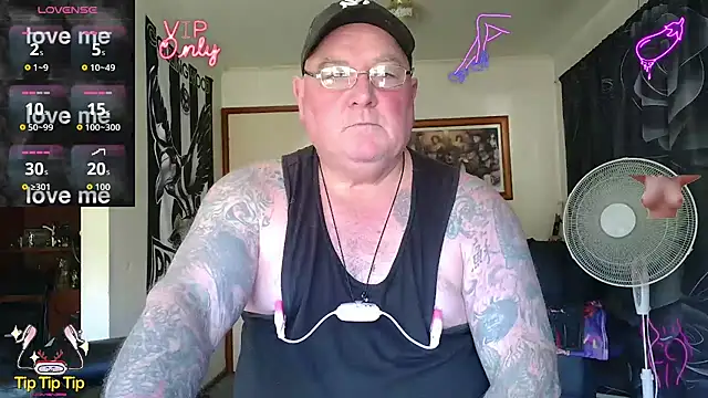 KINKYBLUEYES69 webcam