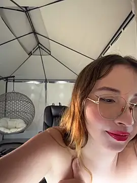AliciaWhite_nt webcam