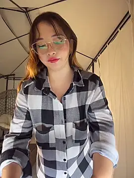 AliciaWhite_nt webcam