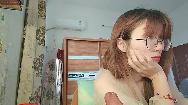 Lili_666 webcam