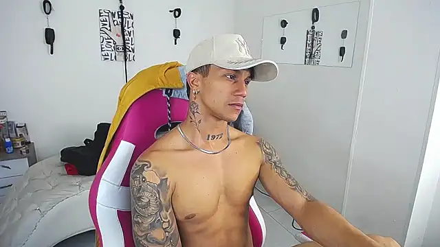 Leonard_Price webcam