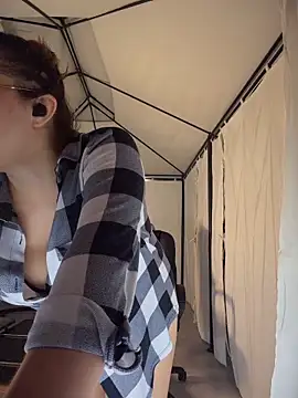 AliciaWhite_nt webcam