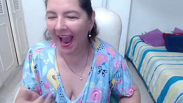 leonela_69 webcam