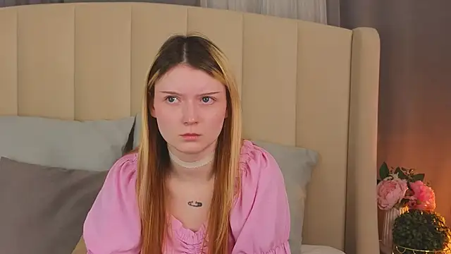 AlyssFrost webcam