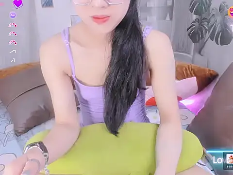 julialy_ webcam