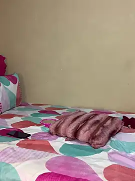 Lady-Amina webcam