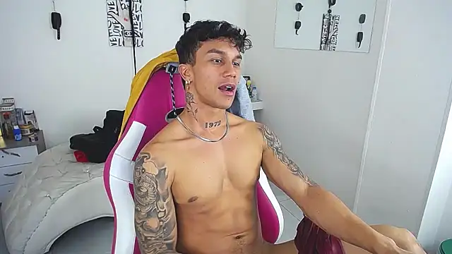 Leonard_Price live sex cam