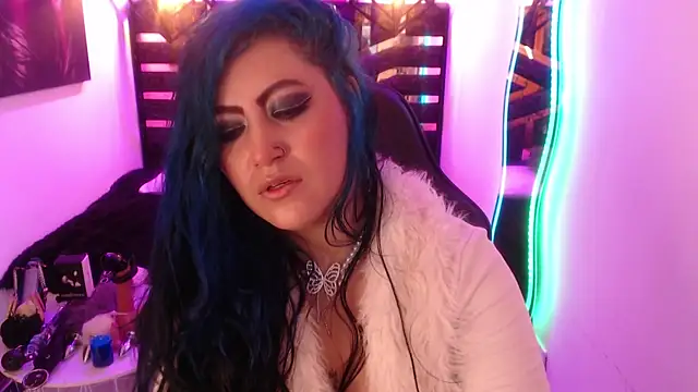 scarleth_blue