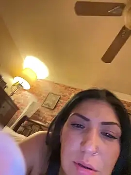 LittleMissEeve webcam