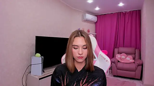 EllaCurtis webcam