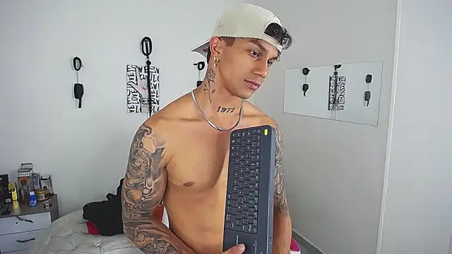 Leonard_Price webcam