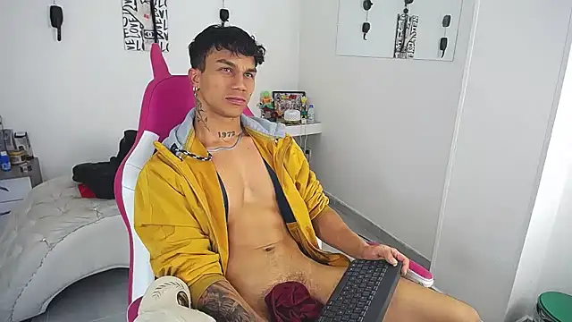 Leonard_Price webcam