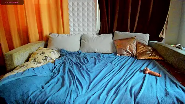 Eva_purrr_ webcam