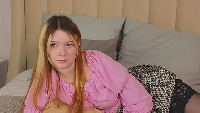 AlyssFrost webcam