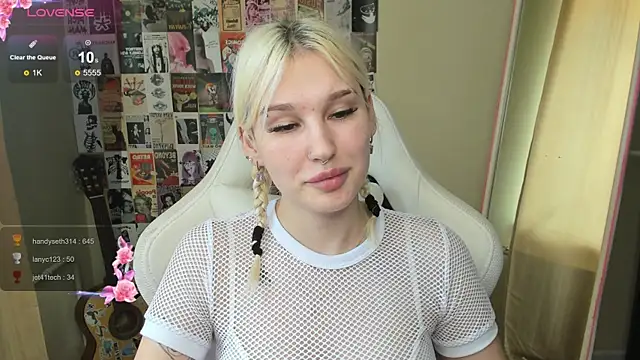 EvelinaLuu live sex cam
