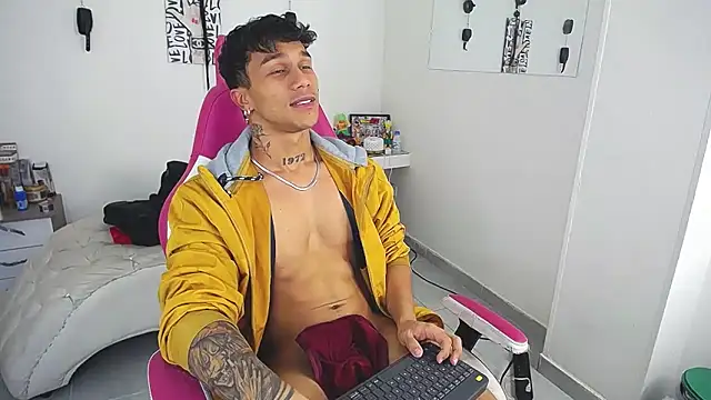 Leonard_Price webcam