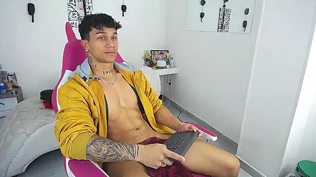 Leonard_Price webcam