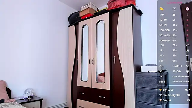 MiaCrush69 webcam