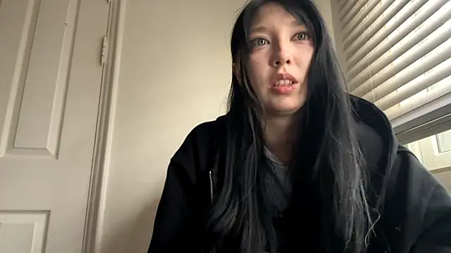LeonoreCriger webcam
