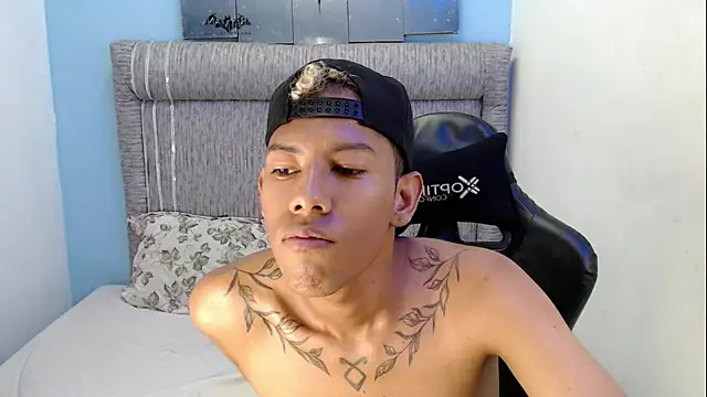 Taylerr_18 webcam